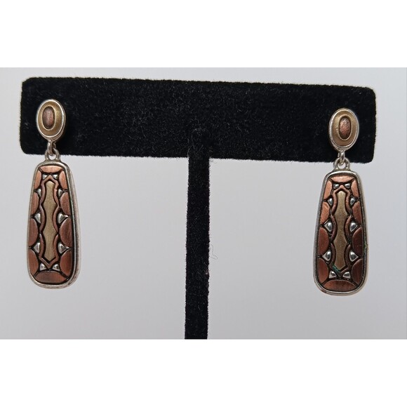 Liz Claiborne Tri-Tone Dangle Earrings 1.5 in - Picture 1 of 10